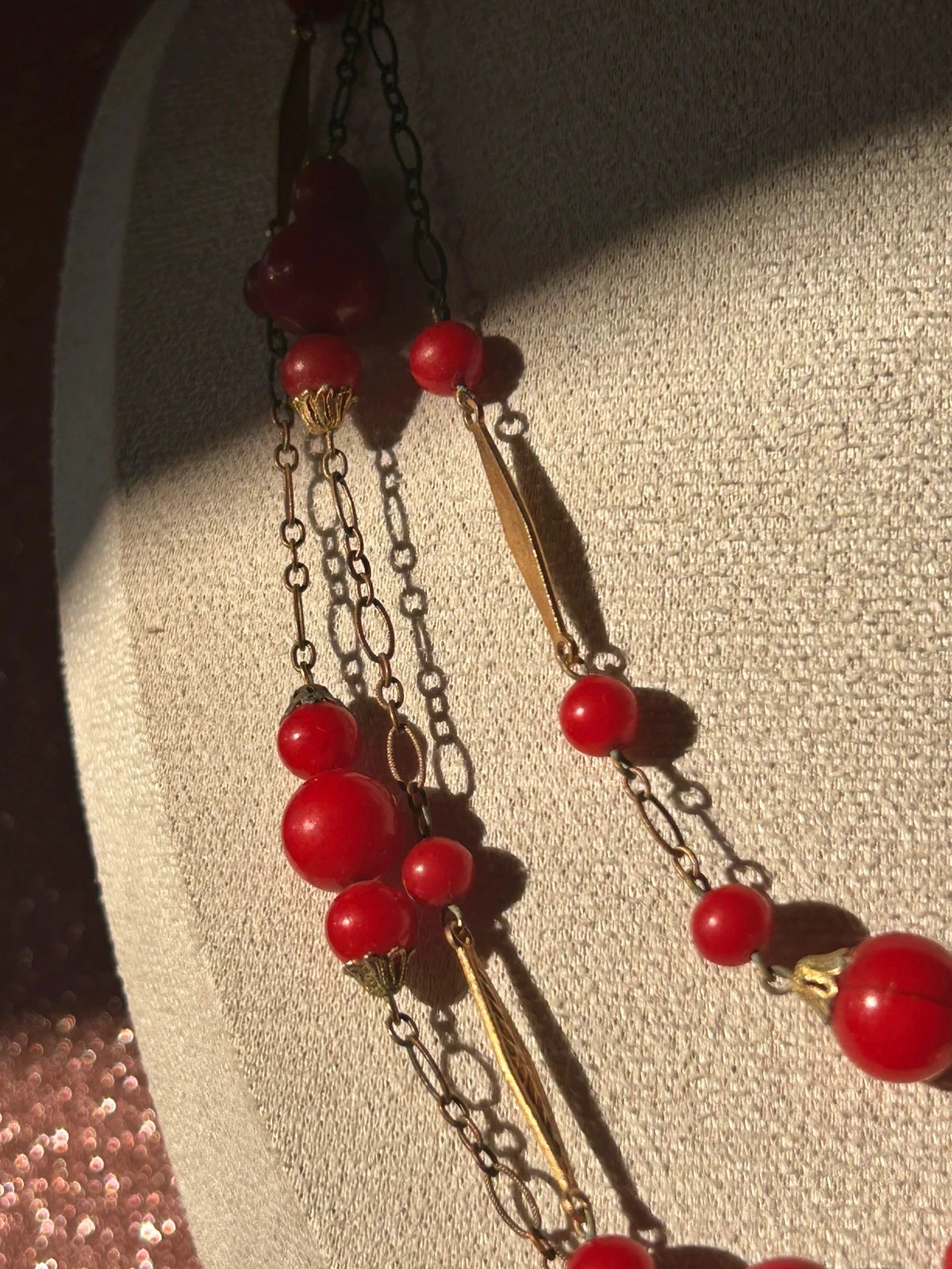 Collier vintage 3 rangs rouge corail Année 50/60 – photo 3